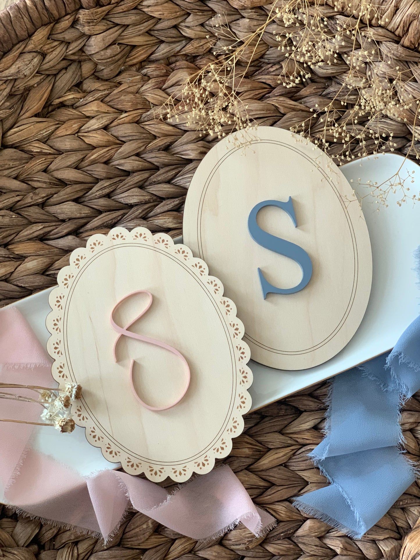 Baby monogram initial plaque, scalloped oval, girl boy shelf sign