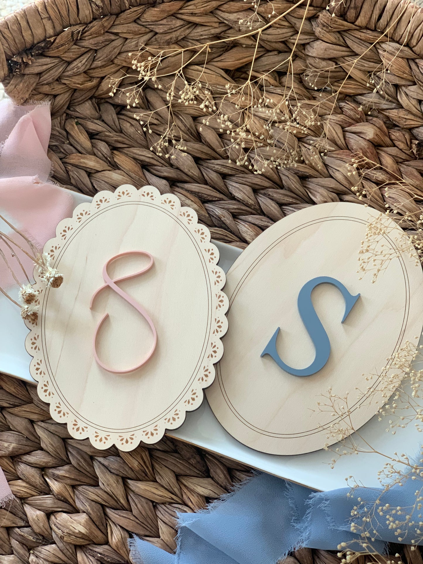 Baby monogram initial plaque, scalloped oval, girl boy shelf sign